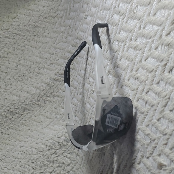 PUGS UV400 Protection Sunglasses Style# 1602 - Picture 3 of 5